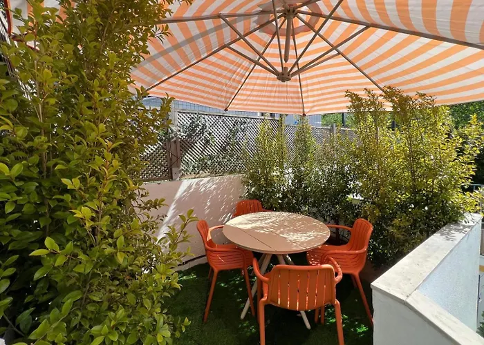 Gorgeous Rooftop 2-Bed Apt With Beautiful View