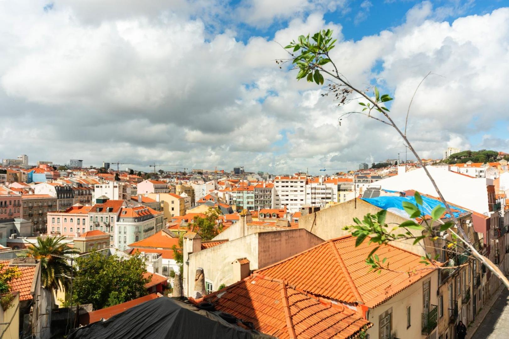 Gorgeous Rooftop 2-bed With Beautiful View Lissabon
