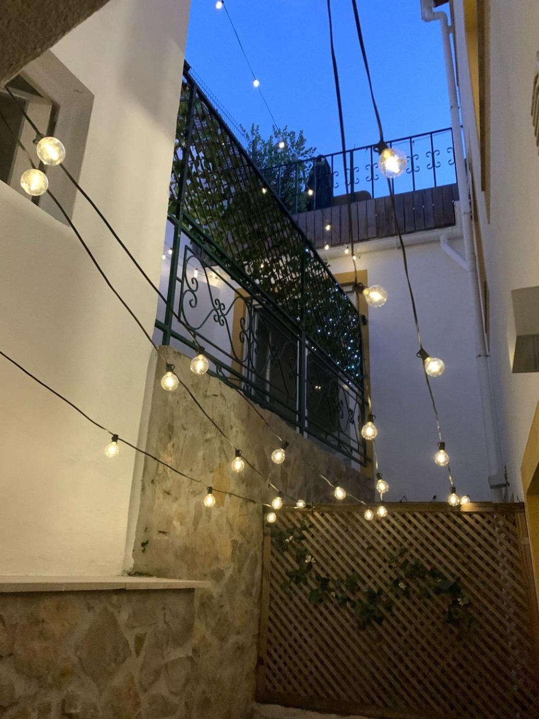 Gorgeous Rooftop 2-bed With Beautiful View Apartment Lissabon